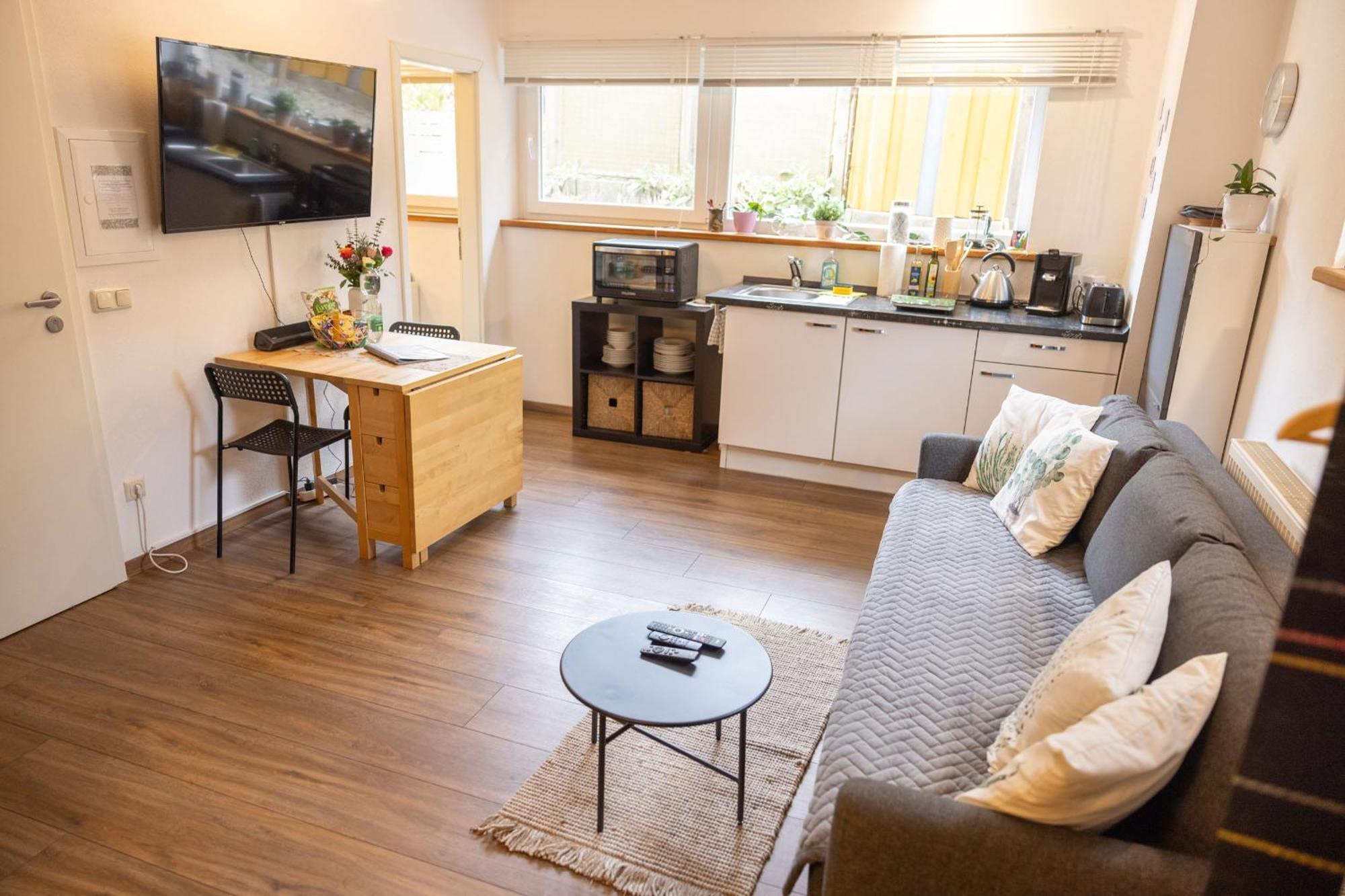 Ideal Fuer Kurze Aufenthalte - Gemuetliches 1-Zimmer-Apartment Adelsdorf Exterior foto